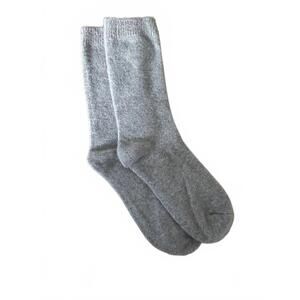 NEW ELMNTL the everyday cashmere socks in taupe